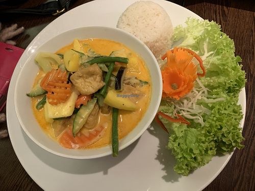 Mango curry with tofu at Savory Chay in Berlin
