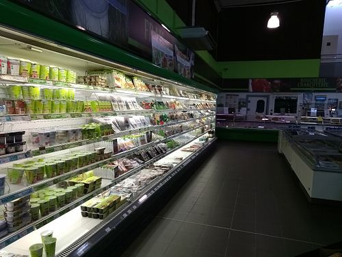 fridge section at Le Grand Panier Bio in Mareuil-les-meaux
