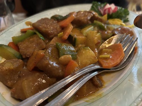 Beef in curry sauce   at De Oude Plek in Rotterdam