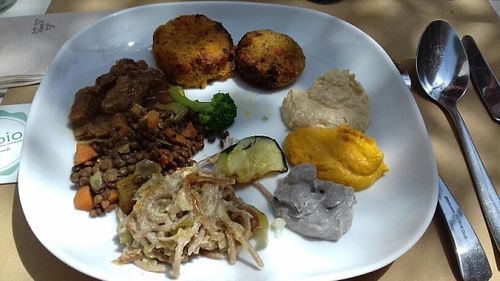 course from the buffet at Miobio in Valencia