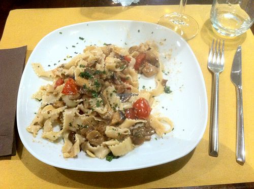 Tagliatelle with mushrooms at Il Vegusto in Pisa