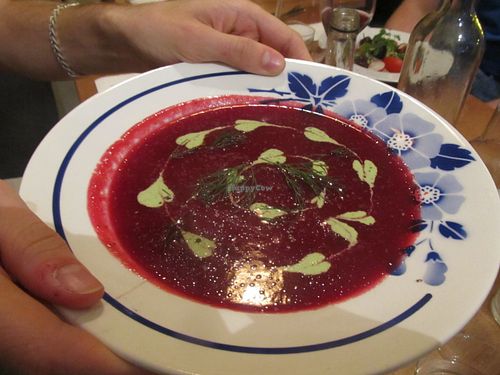 Gaspacho de betteraves et tomates, creme a l'aneth - 6 euros at Dune in Paris