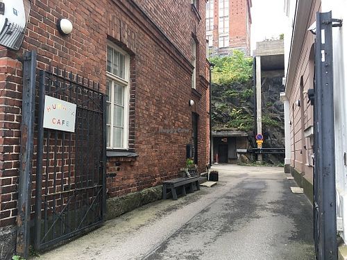this is the lane to the building entrance at Hunaja Cafe in Helsinki