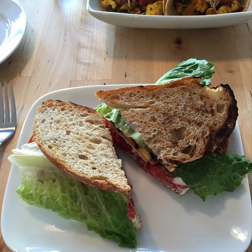 BLT at Le Soixante 5 in Levis