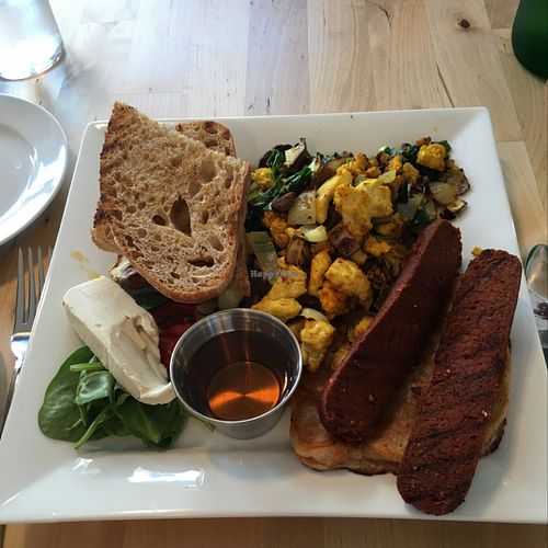 Le Constructeur at Le Soixante 5 in Levis