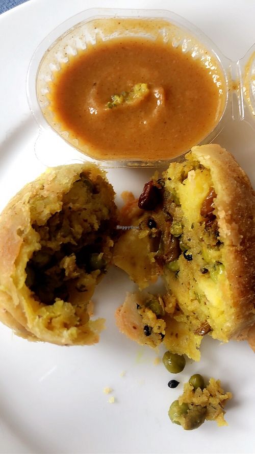 samosa with dip at Maharaja in Ljubljana