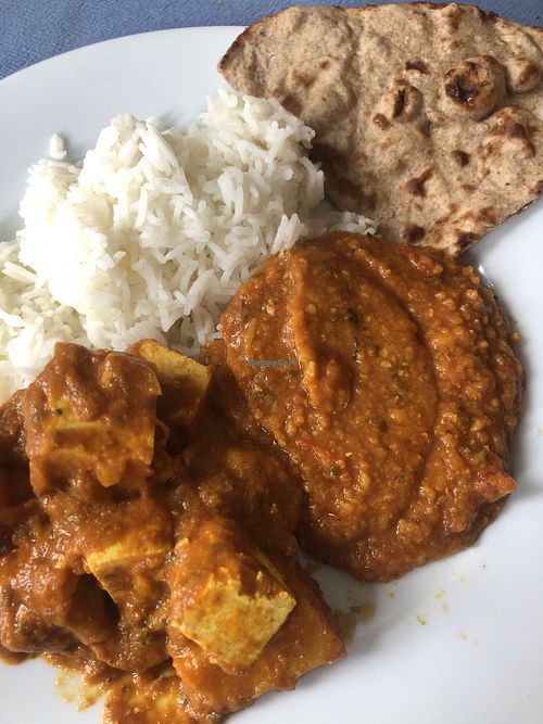 tofu vindaloo, dal tarka, chapati at Maharaja in Ljubljana