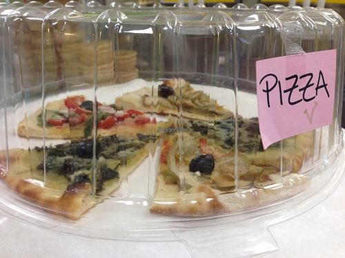 vegan pizza at Gelateria Italia in Rovinj