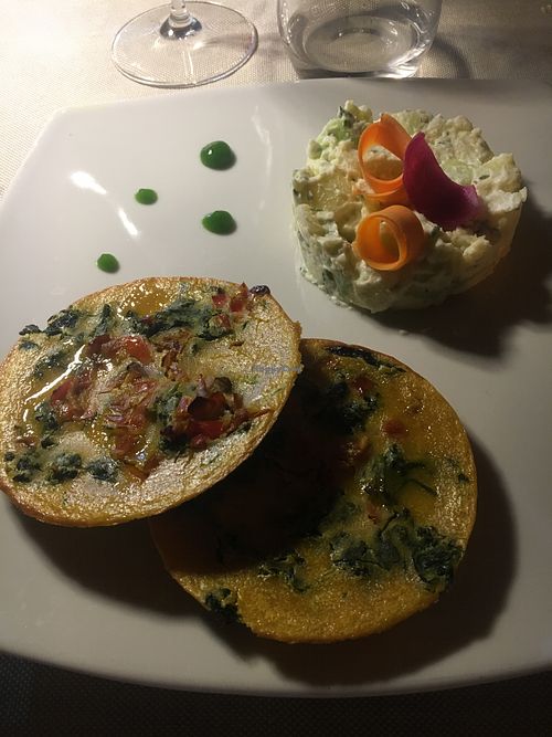 Vegan chickpea omelette with potatoes  at Gintilla in Olbia