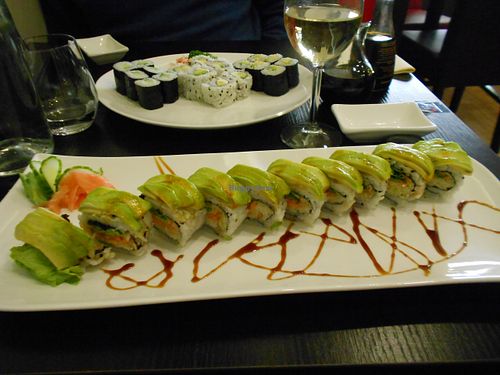 delicious vegan roll at Kampai in Versailles