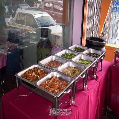 the buffet at Pink Lotus in Kuala Lumpur