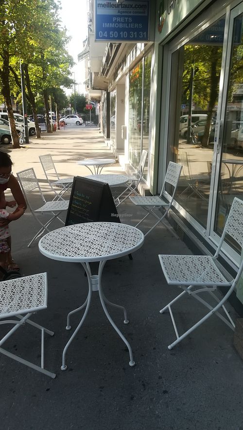 Outdoor sitting at Granny Smith in Annecy