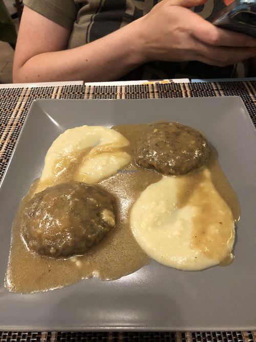 Polpette di Lenticchie al Marsala con Purè di Patate Rosse  at Ma va' in Rome
