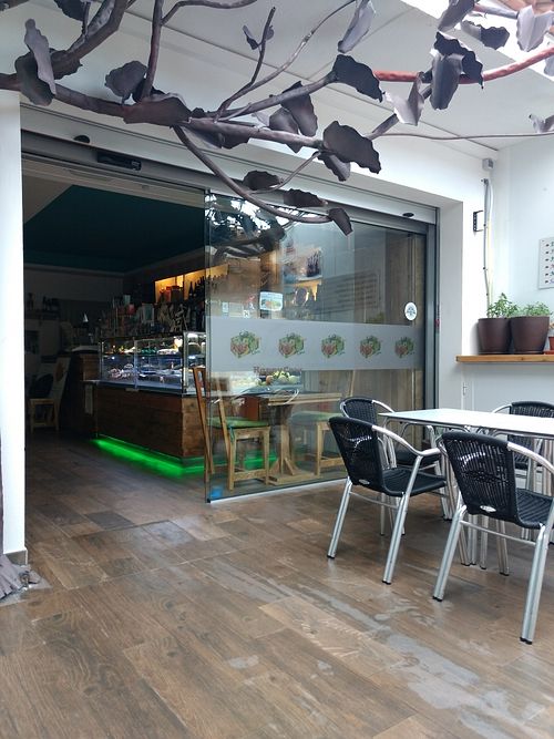 outßide seating at Verdeando in Denia