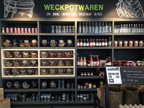 Herbs, tea, juices at Opgeweckt Noord in Groningen