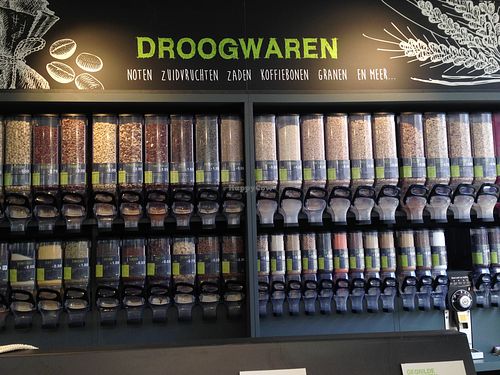 Food in bulk at Opgeweckt Noord in Groningen
