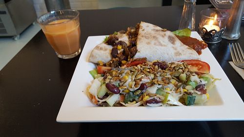 Quesadilla Meal Deal at Veganity Foods in Tilburg