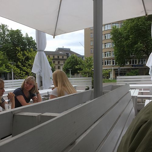 pleasant clean outdoor seating at Sattgrün in Essen