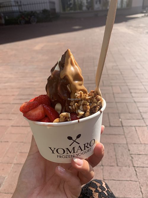 peanut & nougat sauce 💛 at YOMARO in Hannover