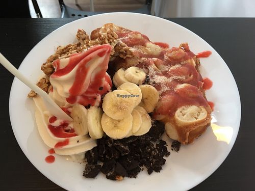 vegan bubble waffle  at YOMARO in Hannover