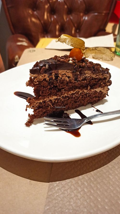 Tarta de mucho chocolate at La Libelula Vegan Cafe in Fuengirola