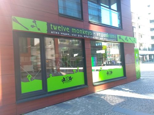 The outside  at Twelve Monkeys Vegankrams in Hamburg