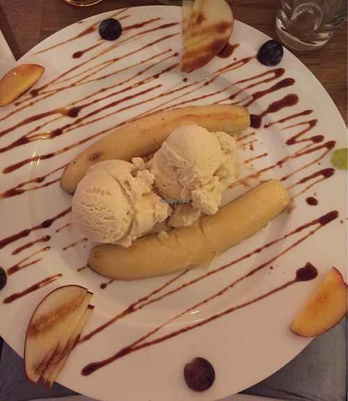 Gebacke Banane mit veganem Eis at Ronja in Muelheim