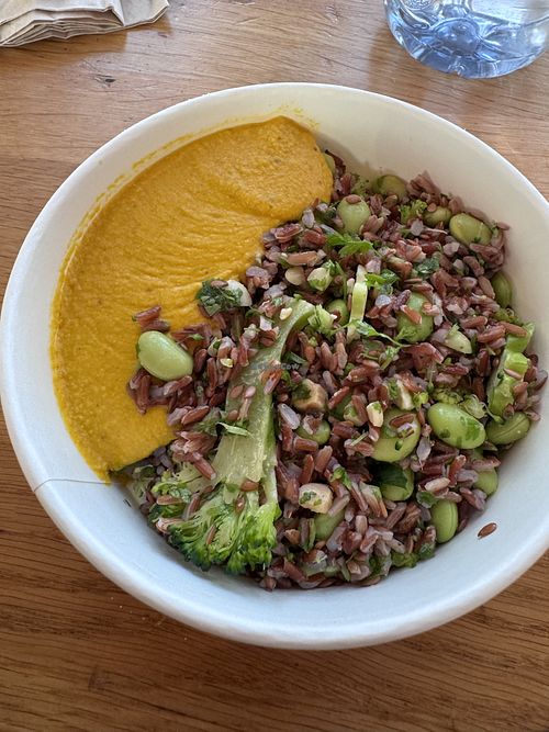 Golden bowl   at CDG- EXKi - T2E in Roissy-en-france