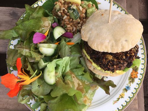 Vegan burger at Himmelbeet Cafe in Berlin