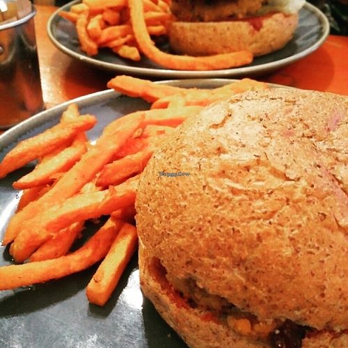 great burgers at Vegan Hippo in London