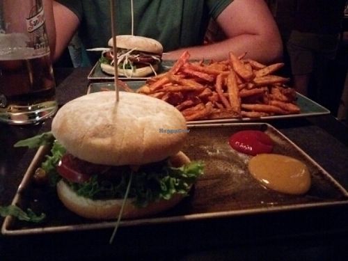 Vegan burgers and fries at Hans im Glück - Isartorplatz in Munich