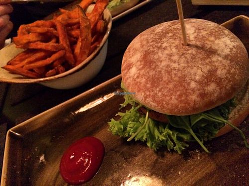 butterbirne with sweet potatoe fries   at Hans im Glück - Isartorplatz in Munich