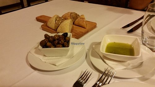 Starters: Olive oil, bread and olives at Pousadela in Amarante