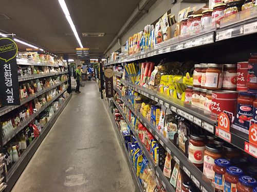 Speghetti aisle and other stuff at Saruga Organic Supermarket 사러가 슈퍼마켓 in Seoul