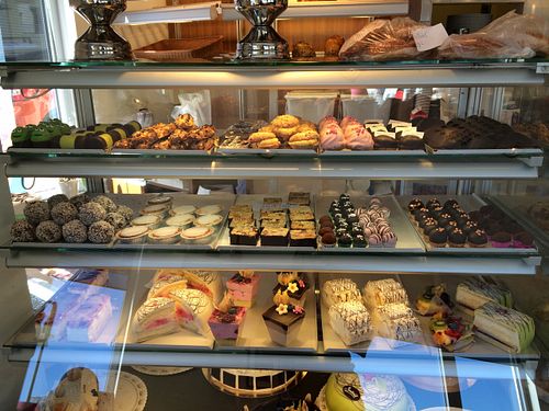 Baked goods (vegan and non-vegan) at Snovit Konditori och Servering in Gothenburg