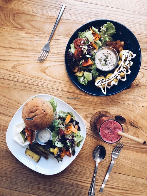 Falafel burger & falafel salad  at MuYe - Mottainai in Kaohsiung