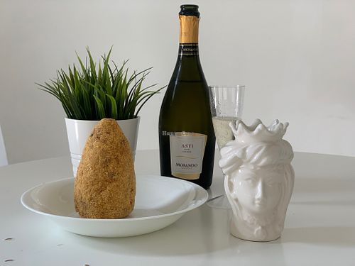 When you are out of bottled water (tap water tastes like the sea), prosecco does nicely. at Arancinaglutenfree in Siracusa