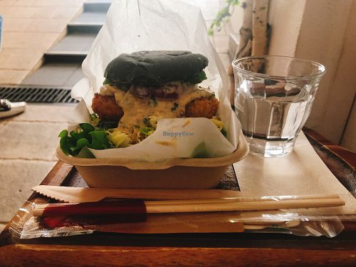 Taru-Taru Burger with extra avocado at Veganic To Go in Tokyo