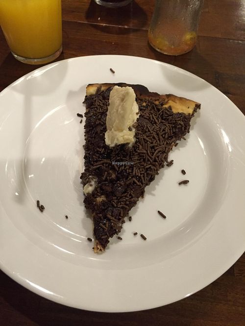 Vegan pizza - Petit gateau at Barao Natural - B4 in Sao Paulo