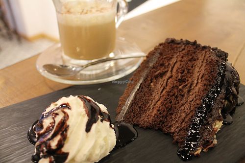 coffee and chocolate cake at Black Chili in Valencia