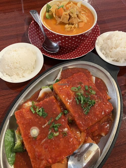 Red tofu curry & Fire tofu at Thai Am II in Madeira Beach