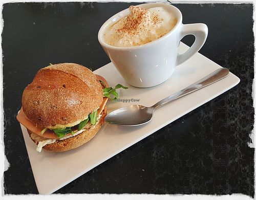 Breakfast - Pepper-Cashew-Cheese, Pesto Bun and a Latte Macchiato at Pirates in Heidelberg