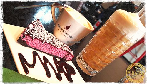 Hot Cocolade, Latte Colada and Raspberry Dream Cake at Pirates in Heidelberg