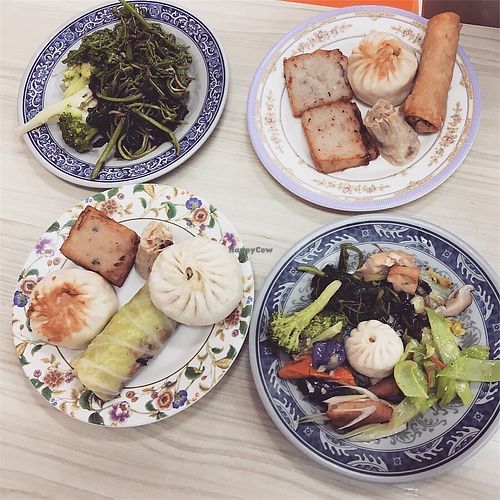 All dat and dim sum  at Qīng Qí SùShí in Tainan