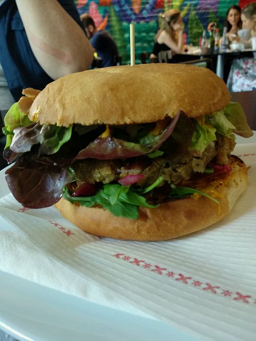Seitan Burger at The Mantraa in Barcelona