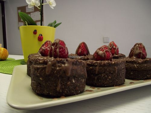 Raw vegan cakes at Rawlly in Sofia