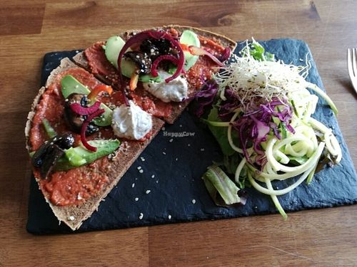 raw pizza at Rawtastic in Berlin