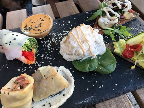 mixed platter at Rawtastic in Berlin