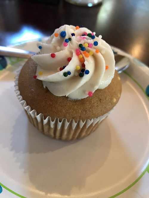 Cupcake at Viva Vegeria in San Antonio