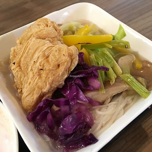 Vegan noodles at i Vegetarian in Kowloon